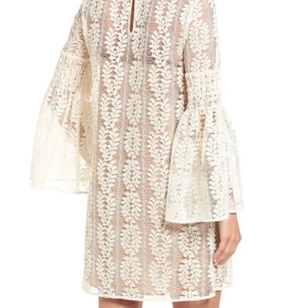 MICHAEL MICHAEL KORS Sheer Ivory Lace Bell Sleeve Shift Dress—SZ. Medium